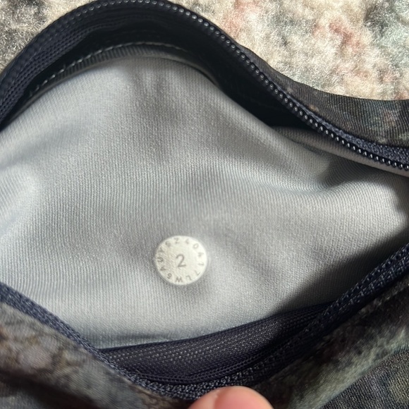 Lululemon Speed Up Tight *Full-On Luxtreme 28" - Picture 8 of 8